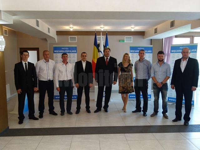 Corneliu Popovici alături de noua echipă de conducere a PMP Câmpulung Moldovenesc
