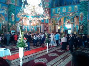 Nuntă de vis pentru îndrăgita interpretă Viorica Macovei, care s-a căsătorit sâmbătă, la Gura Humorului