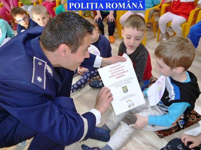 „Săptămâna Prevenirii Criminalităţii”, o acţiune organizată deja în mod tradiţional la fiecare debut de an şcolar de Inspectoratul de Poliţie Judeţean Suceava