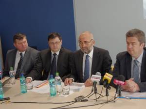 Managerul spitalului, Vasile Rîmbu şi preşedintele CJ, Catalin Nechifor