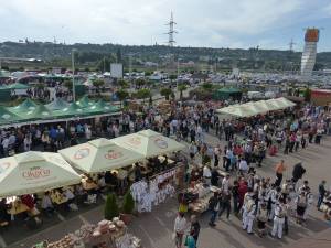 Mii de suceveni au fost prezenţi la Târgul de toamnă „Produs în Bucovina”