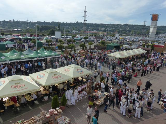 Mii de suceveni au fost prezenţi la Târgul de toamnă „Produs în Bucovina”