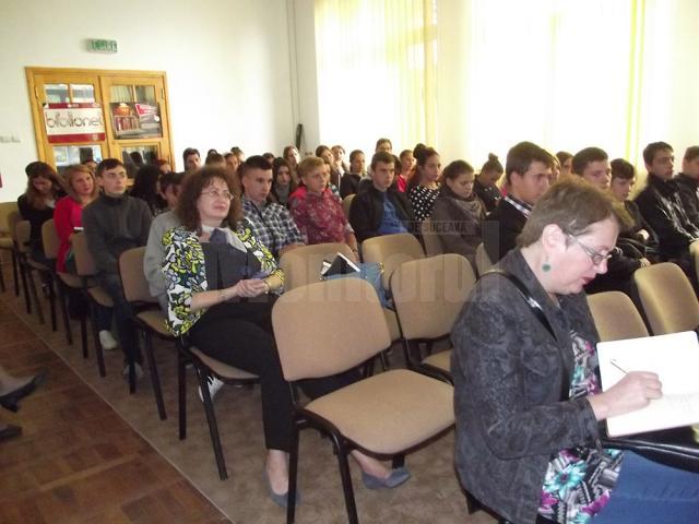 Lansare de carte de Ziua Educaţiei la Biblioteca Bucovinei