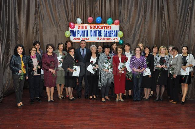 Cadrele didactice din învăţământul preşcolar au fost sărbătorite cu ocazia Zilei Educaţiei în cadrul Casei de Cultură ,,Mihai Teliman” Siret