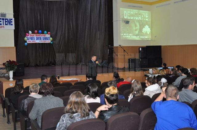 Cadrele didactice din învăţământul preşcolar au fost sărbătorite cu ocazia Zilei Educaţiei în cadrul Casei de Cultură ,,Mihai Teliman” Siret