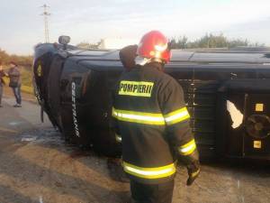 Accident mortal, după ce un microbuz s-a izbit într-o betonieră