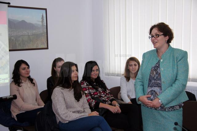 Aparatură pentru maternitatea din Câmpulung Moldovenesc, donată de Salvaţi Copiii