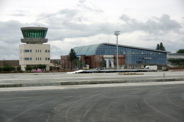 Primele companii aeriene low-cost vor opera zboruri de pe Aeroportul Internaţional „Ştefan cel Mare” Suceava începând din primăvara anului viitor
