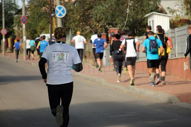 Peste 50 de tineri sportivi au alergat în ”Maratonul Cetăţilor” pentru ”Salvaţi Copiii”