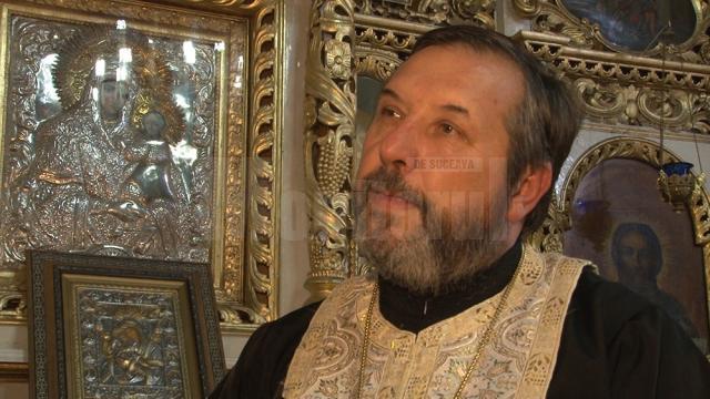 Părintele Gheorghe Saftiuc în biserică