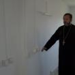 Două clădiri părăsite din Dolhasca, transformate de preotul Saftiuc în cămin pentru copii abandonaţi şi în spital