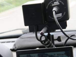 Moldovean fără permis, prins circulând cu 110 km/h în localitate