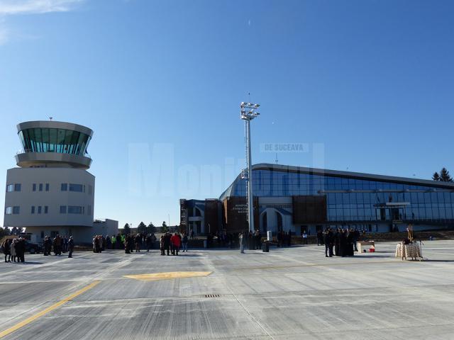 Aeroportul „Ştefan cel Mare” Suceava a fost redeschis oficial traficului aerian internaţional