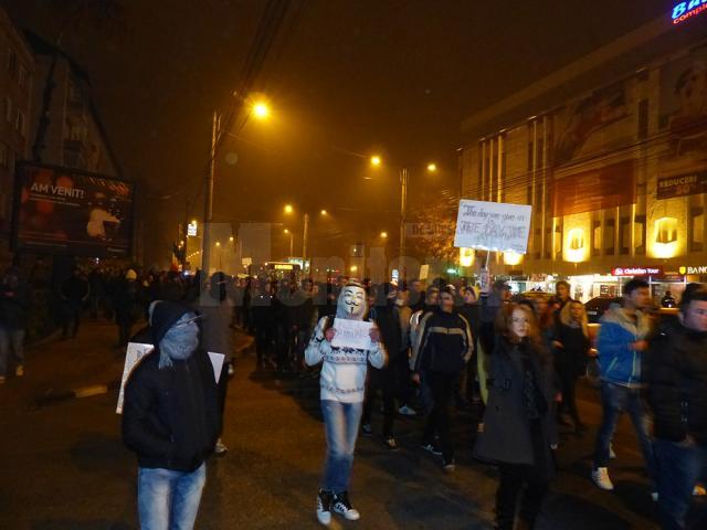 Şi aseară, aproximativ 1.000 de suceveni au protestat pe străzile oraşului