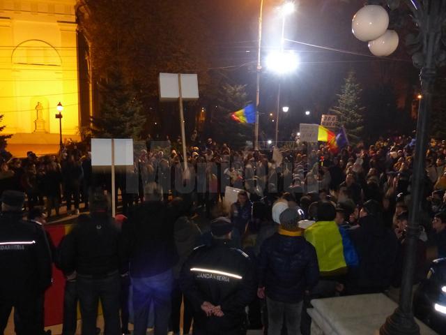 Şi aseară, aproximativ 1.000 de suceveni au protestat pe străzile oraşului