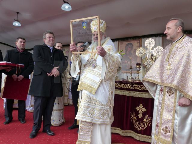 Preafericitul Părinte Daniel a primit sâmbătă titlul de Cetăţean de onoare al judeţului Suceava