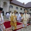 Peste 1.500 de credincioşi, prezenţi la sfinţirea de către Patriarhul României a Mănăstirii Intrarea Maicii Domnului în Biserică, din Rădăuţi