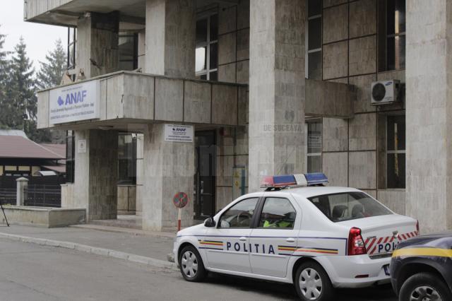 Sâmbătă dimineaţă, sute de poliţişti şi jandarmi au descins în 71 de locaţii, vizat fiind şi sediul Oficiului Naţional pentru Jocuri de Noroc – Serviciul Teritorial Nord-Est Suceava