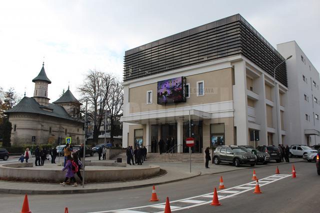 Clădirea Centrului Cultural Bucovina va găzdui săptămâna viitoare prima reprezentaţie artistică ce se va juca pe scena Teatrului Municipal „Matei Vişniec”