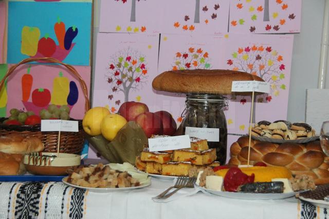 „Cămara bunicii”, un spectacol gastronomic oferit de elevi de şcoală gimnazială
