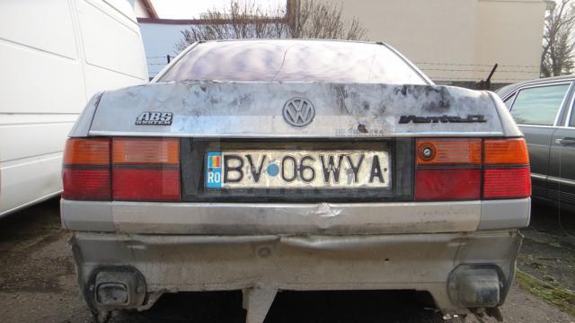 În autoturismul Volkswagen Vento poliţiştii au mai găsit alte cinci butelii de aragaz
