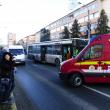 Mai mulţi călători dintr-un autobuz, duşi la spital după ce şoferul a evitat un accident