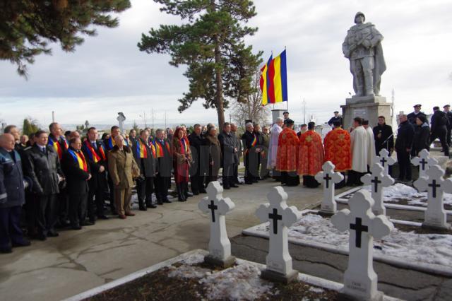 Ceremonie militară şi religioasă şi depunere de coroane la Monumentul Eroilor din Cimitirul Pacea