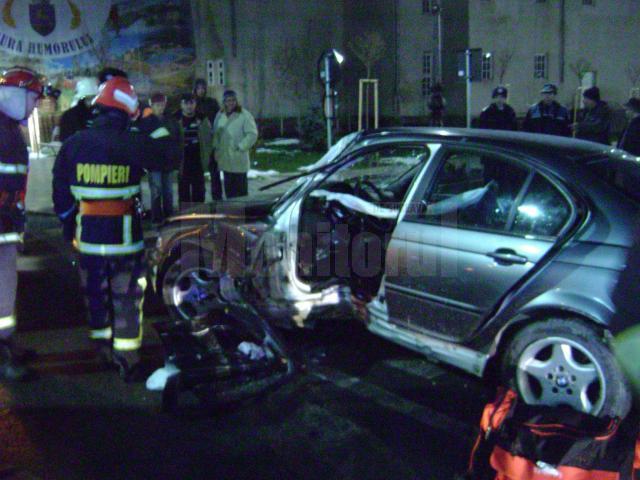 Accident violent cu un BMW în centrul oraşului Gura Humorului