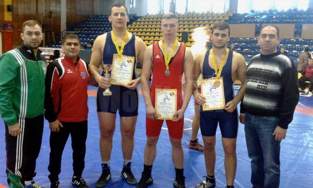 Luptătorii suceveni au câștigat trei medalii la Cupa României pentru juniori I