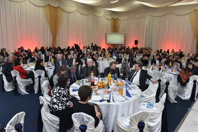 Donații de 270 de milioane de lei vechi la Gala ”Top 10 Suceveni” pentru dotarea spitalului Dolhasca