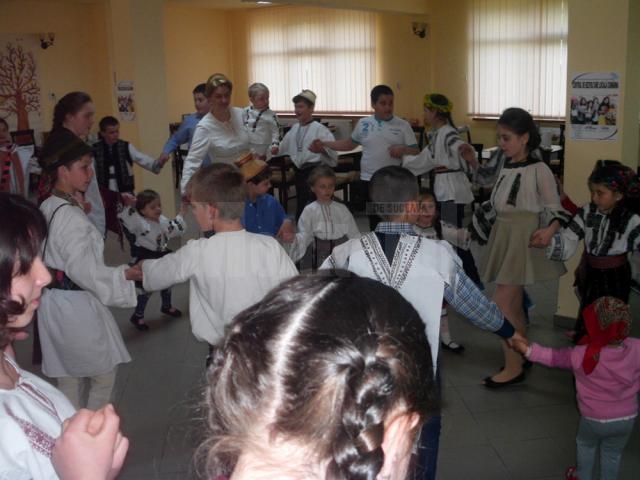 O profesoară din Vatra Moldoviţei a obţinut Premiul „Coordonatorul de voluntari al anului”
