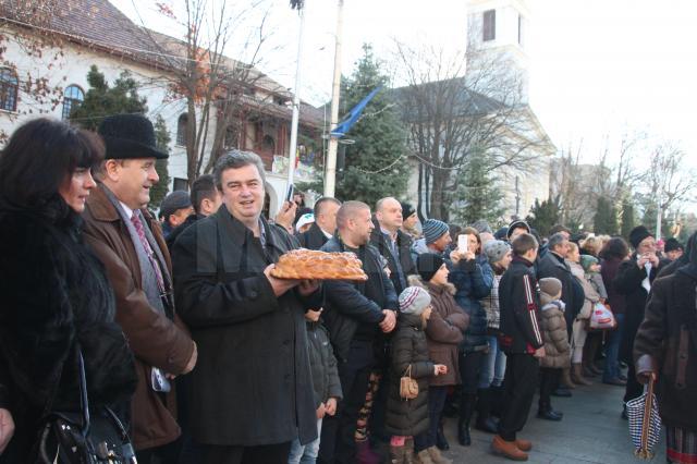 Spectaculoasa paradă a datinilor și obiceiurilor de iarnă din municipiul Suceava