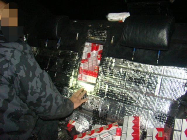 Peste 3.000 de pachete de ţigări, confiscate în zona de frontieră