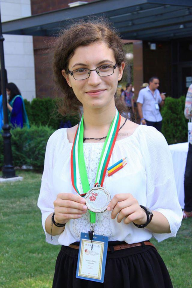Teodora Solovan a câştigat argint la Olimpiada Internațională de Lingvistică, Bulgaria, în 2015