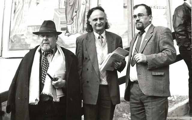 Grigore Vieru (centru), Stelian Gruia (stânga) şi Vasile M. Demciuc (dreapta). Foto: Ion MÎNDRESCU