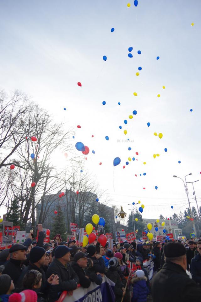 Cel mai mare protest din ţară, la Suceava, în semn de solidaritate cu familia lăsată fără copii în Norvegia