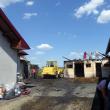 Dezastrul rămas după incendierea casei unui tânăr din Milişăuţi, chiar în noaptea nunţii acestuia