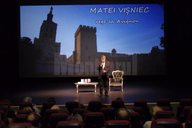Scriitorul şi jurnalistul Matei Vişniec pe scena teatrului care-i poartă numele