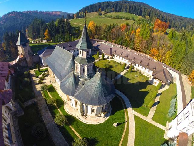 Mănăstirea Putna restaurată (FOTO 1) » Monitorul de Suceava - marţi, 26  ianuarie 2016