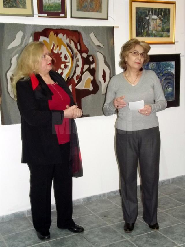 Artista plastică Lucia Puşcaşu şi conf. univ. dr. Sabina Fînaru