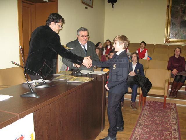 Elevi suceveni premiaţi la concursul interjudeţean „Mate && Info”