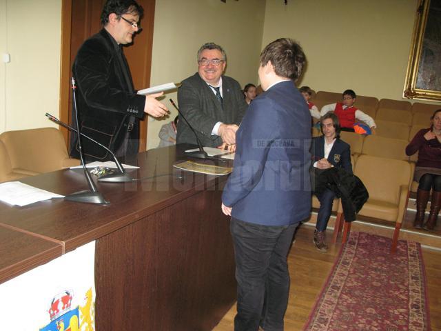 Elevi suceveni premiaţi la concursul interjudeţean „Mate && Info”