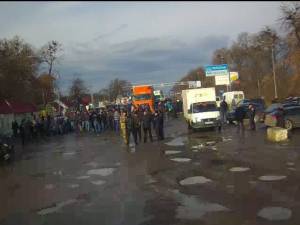 Trafic paralizat în Vama Siret, după ce sute de ucraineni au blocat intrarea în vama ucraineană
