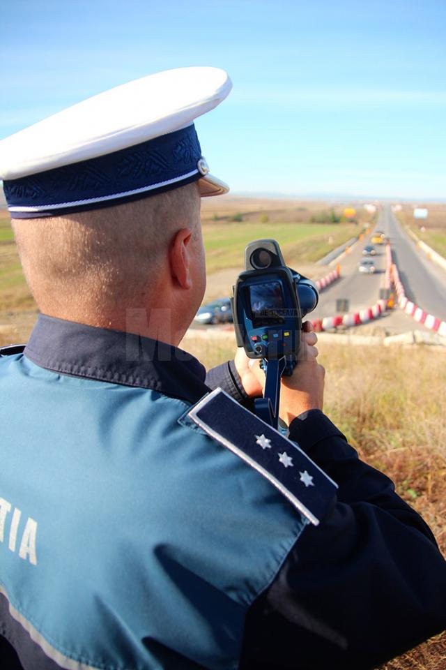 Un „pistol” radar cu laser a intrat de aproximativ două săptămâni în dotarea Serviciului de Poliţie Rutieră Suceava