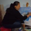 O femeie în vârstă de 47 de ani, din Stroieşti, visează să-şi vadă tablourile realizate de ea într-o expoziţie