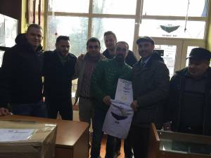 Grupul de tineri care a strâns peste 7.000 de semnături pentru finalizarea pârtiei de schi de pe Rarău