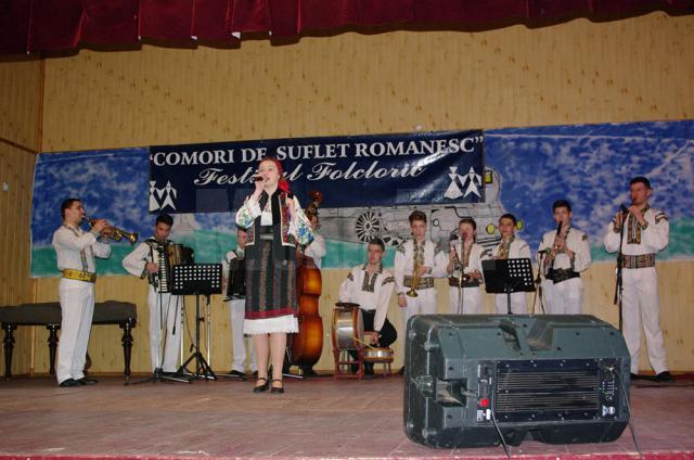 Formaţiile artistice clasate pe primul loc la fazele zonale Câmpulung şi Dorna ale Festivalului „Comori de suflet românesc”