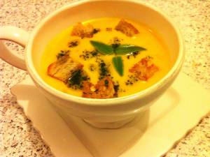 Supă cremă de dovleac și morcovi. Foto: bucataria-sylviei.ro