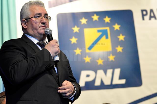 Candidatul PNL pentru Primăria Suceava, Ion Lungu, actualul edil în funcţie, Ion Lungu, şi-a prezentat ieri programul electoral cu care vrea să câştige un nou mandat
