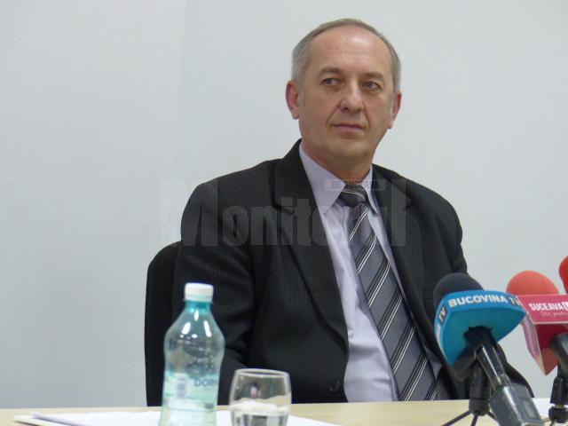 Prof. Valentin Ianoș - directorul CCS Suceava